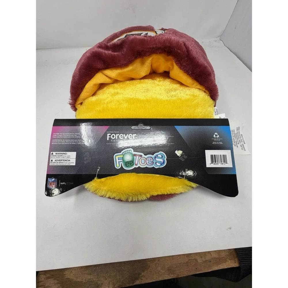 NFL Washington Redskins FeeeToes Plush Foot Warmer Pocket Pillow Forever Collect